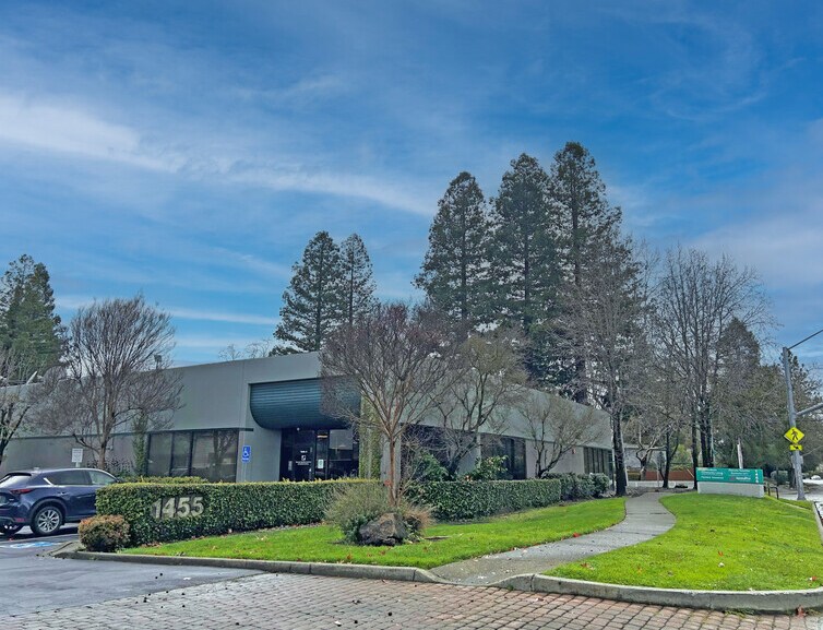 1455 N Dutton Ave, Santa Rosa, CA 95401 Office/Flex Space for Lease