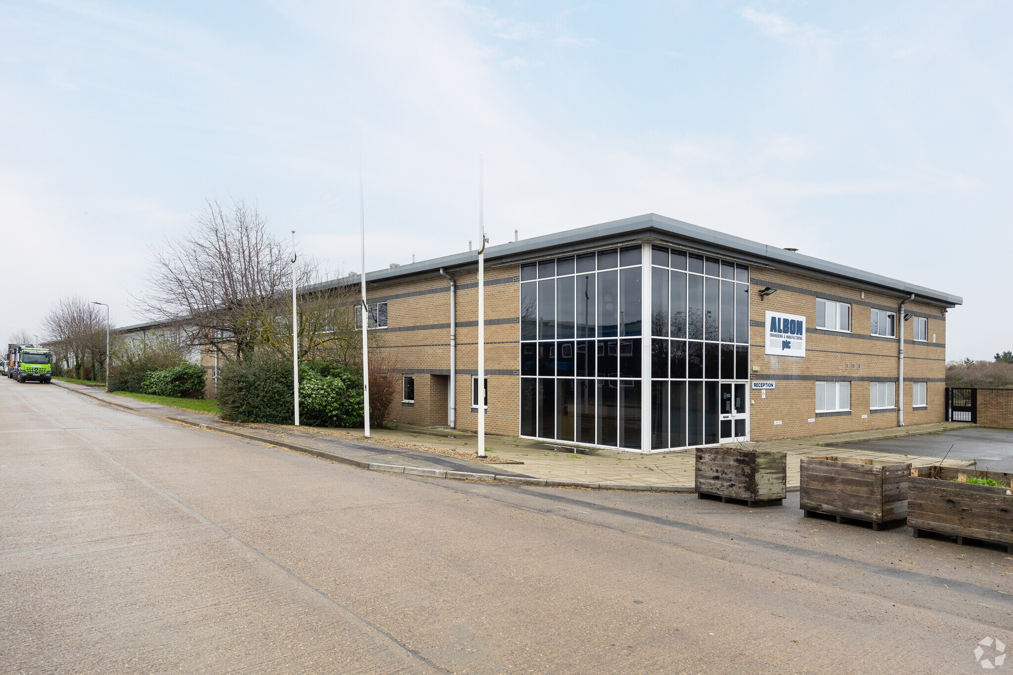 R2 Rochehall Way, Rochford for lease Primary Photo- Image 1 of 3