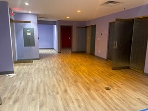 19490 Sandridge Way, Lansdowne, VA for lease Interior Photo- Image 1 of 7