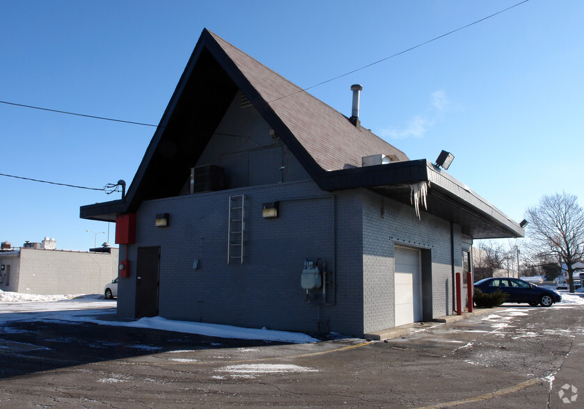 23315 Gratiot Ave, Eastpointe, MI for lease - Building Photo - Image 3 of 3