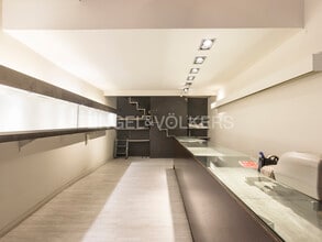 Retail in Barcelona, Barcelona for lease Interior Photo- Image 1 of 13