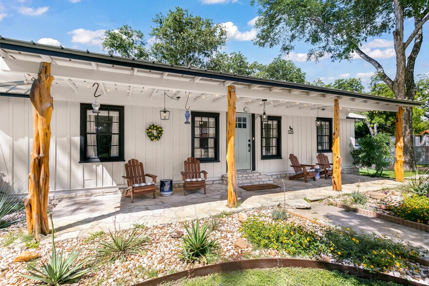 526 Water St, Comfort, TX 78013