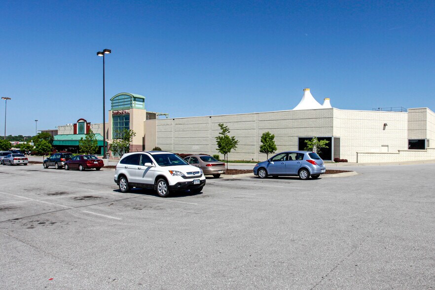 7400 Dodge St, Omaha, NE for sale - Primary Photo - Image 1 of 1