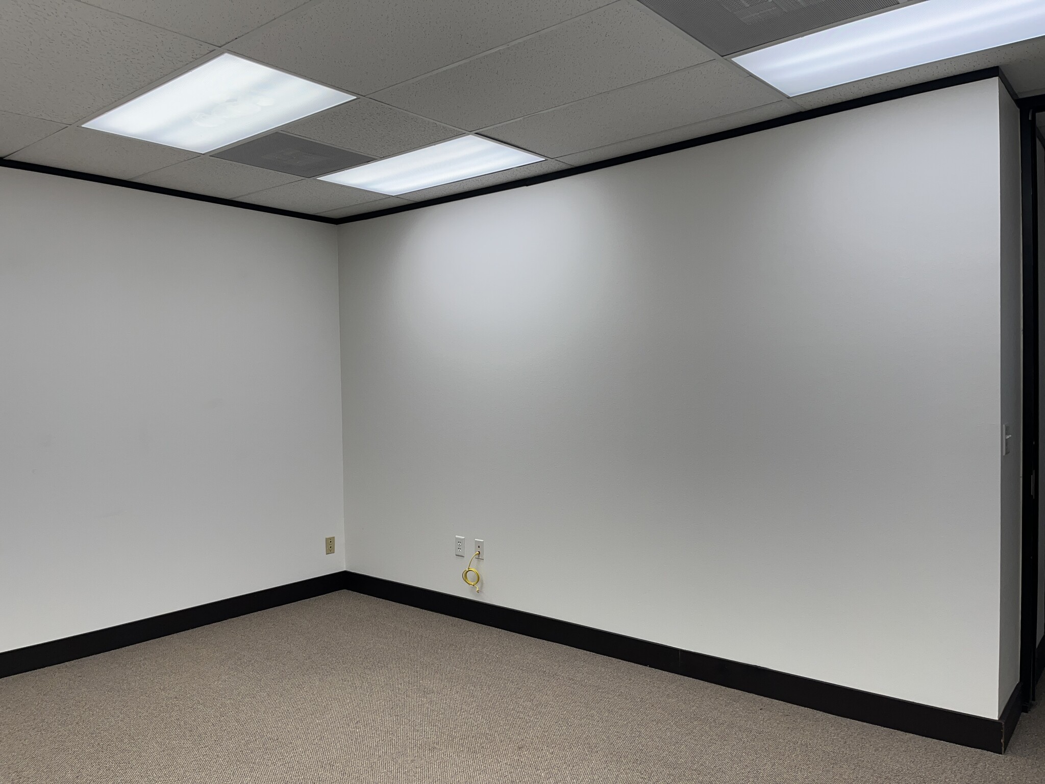 11615 Forest Central Dr, Dallas, TX for lease Interior Photo- Image 1 of 4