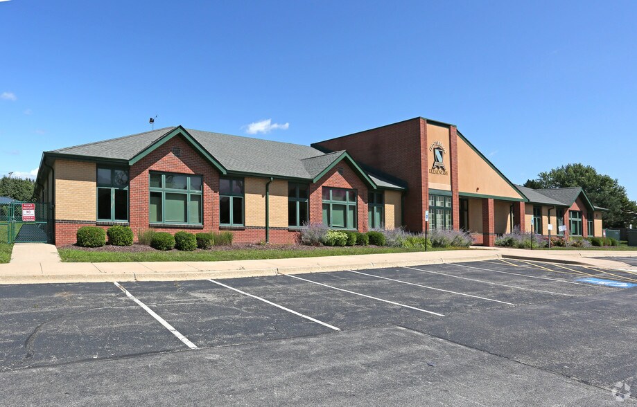 1571 Oswego Rd, Naperville, IL for sale - Primary Photo - Image 1 of 1