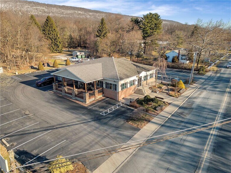 550570 N Lehigh Ave, Wind Gap, PA 18091