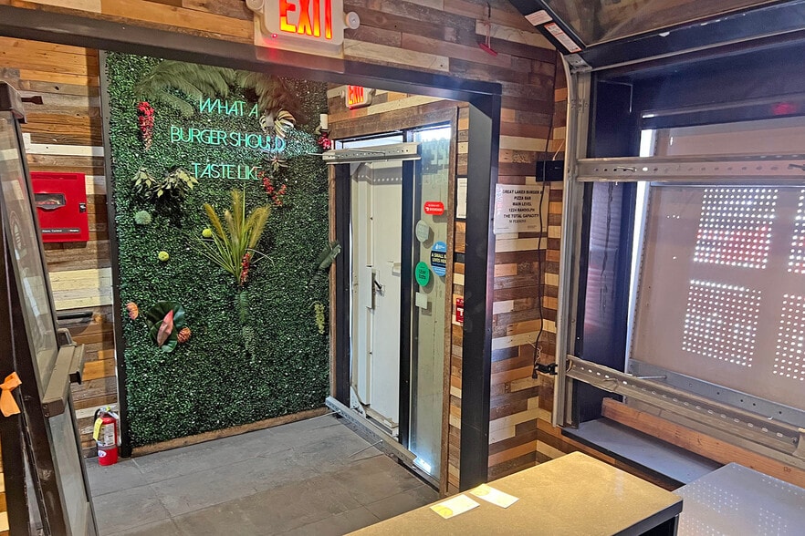 1224 Randolph Rd, Detroit, MI for sale - Building Photo - Image 3 of 6