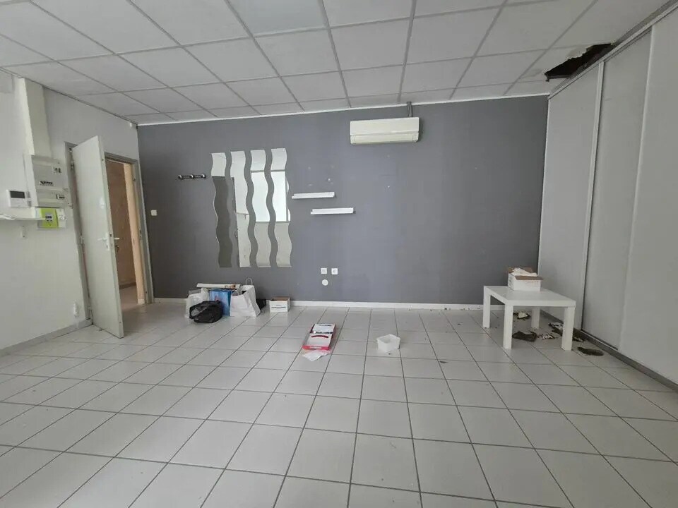 Office in Castelnau-le-Lez for lease Interior Photo- Image 1 of 6