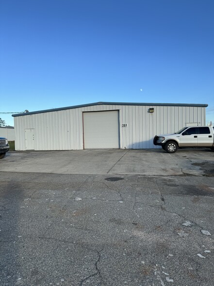 103 Industrial Park Dr, Perry, GA for lease - Building Photo - Image 1 of 7