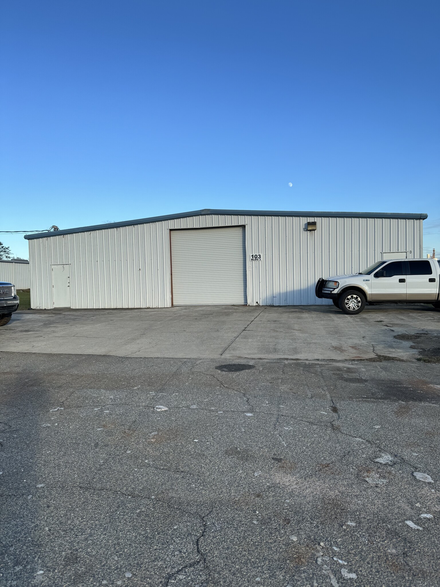 103 Industrial Park Dr, Perry, GA for lease Building Photo- Image 1 of 8