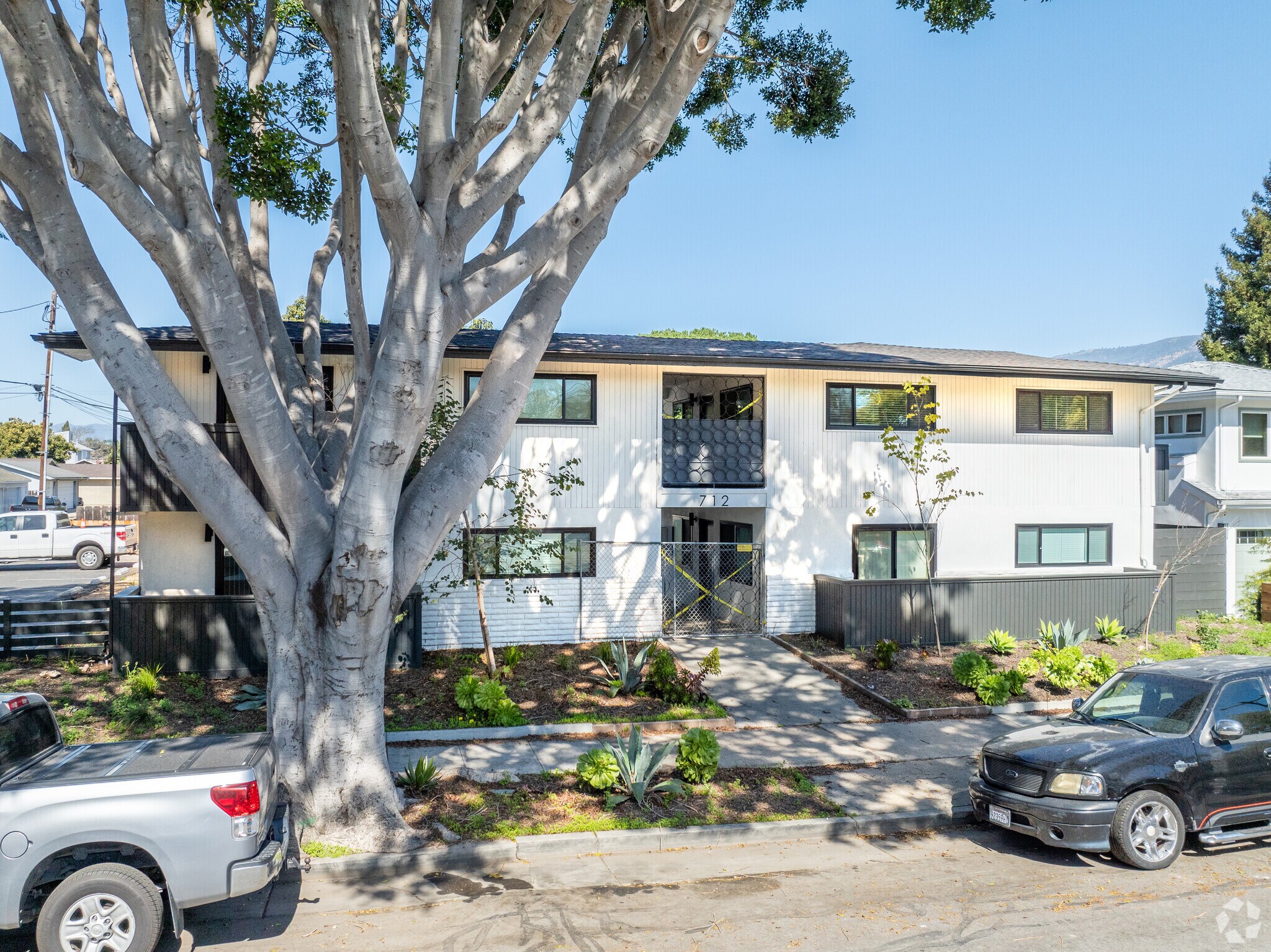 712 W Anapamu St, Santa Barbara, CA for sale Primary Photo- Image 1 of 1