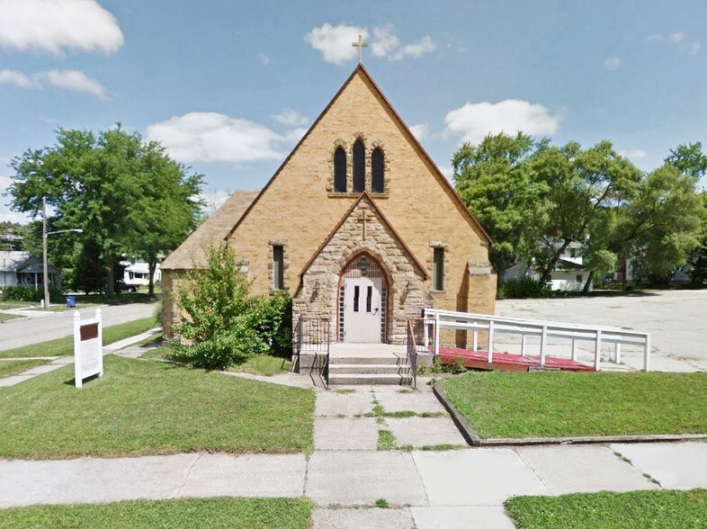 445 Knapp St NE, Grand Rapids, MI for sale - Building Photo - Image 1 of 1