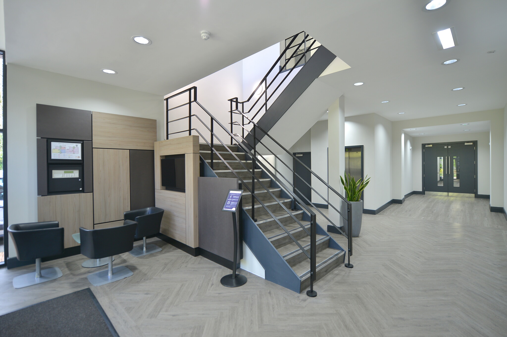 Wilmslow Rd, Manchester for sale Interior Photo- Image 1 of 1