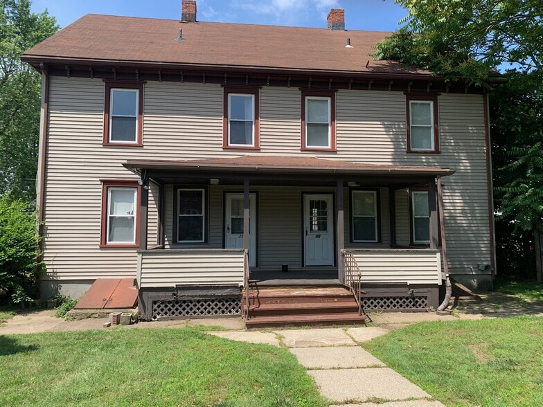 35 Spring St, Enfield, CT for sale - Primary Photo - Image 1 of 1