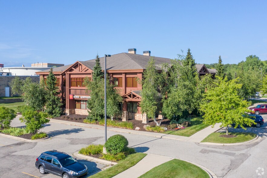 3152 Peregrine Dr NE, Grand Rapids, MI for sale - Building Photo - Image 1 of 1