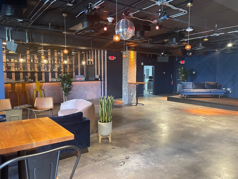 268 SW 8th St, Miami, FL for lease - Interior Photo - Image 2 of 19