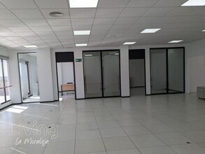 Retail in Madrid, Madrid for lease Interior Photo- Image 2 of 11