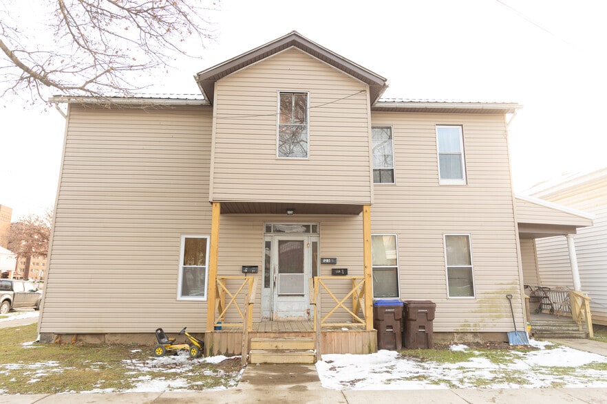 125 E Main St, Titusville, PA for sale - Primary Photo - Image 1 of 14