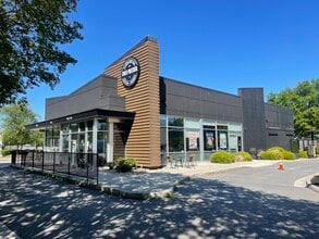1676 General Booth Blvd, Virginia Beach, VA for lease Building Photo- Image 1 of 6