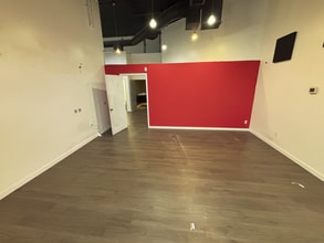 8014 Lake City Way NE, Seattle, WA for lease Interior Photo- Image 2 of 5