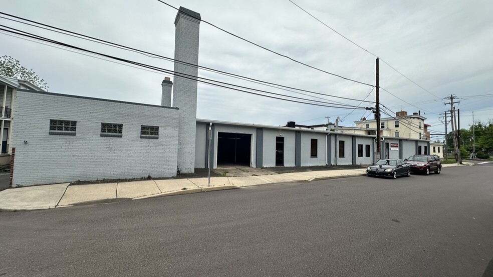 108 W Montgomery Ave, North Wales, PA for lease - Building Photo - Image 2 of 10