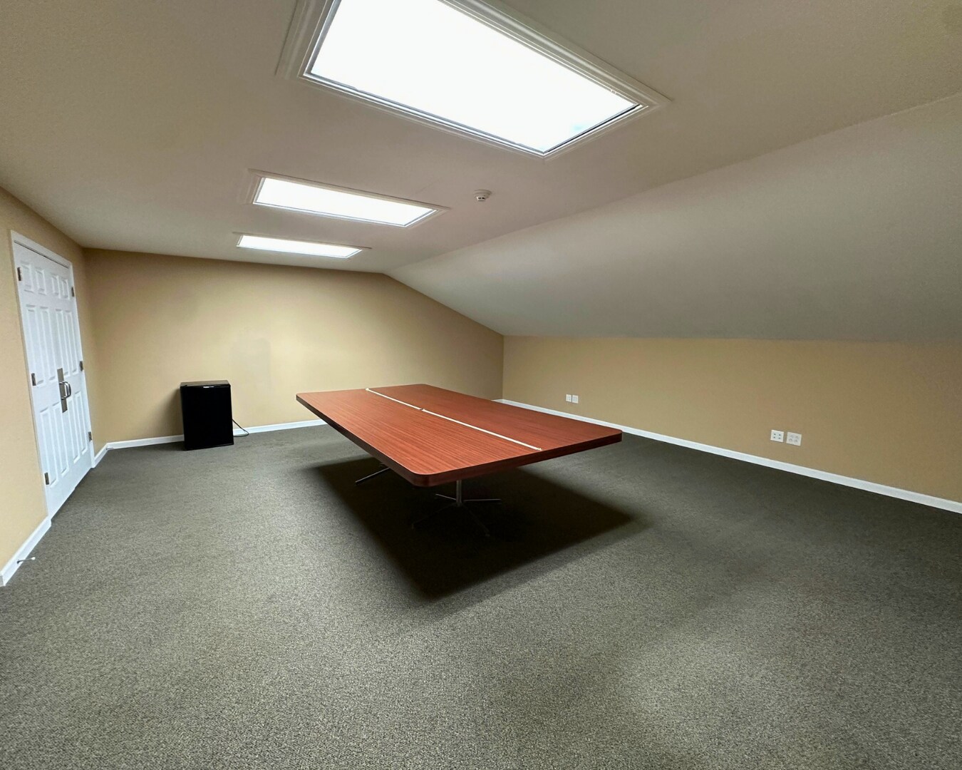 2230 W Coliseum Blvd, Fort Wayne, IN for sale Interior Photo- Image 1 of 20