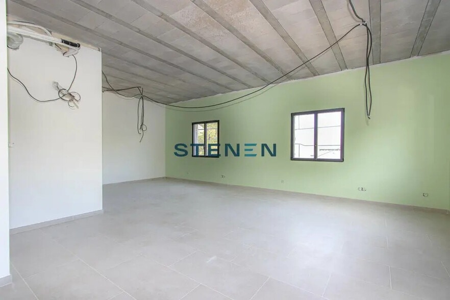 Office in Rousset for lease - Interior Photo - Image 3 of 7