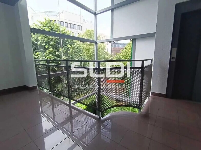 Office in Lyon for sale - Interior Photo - Image 2 of 13