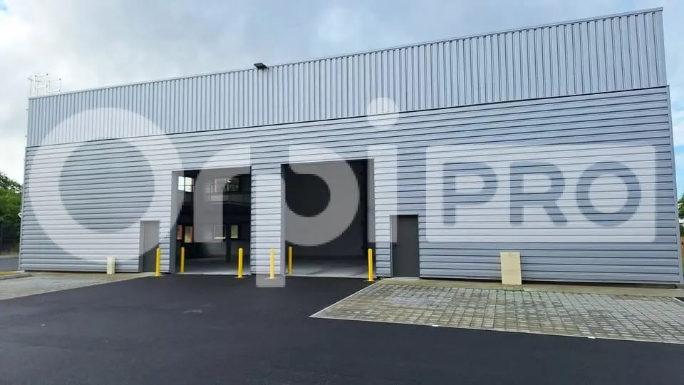 Flex in Saint-Nazaire for lease - Building Photo - Image 2 of 6