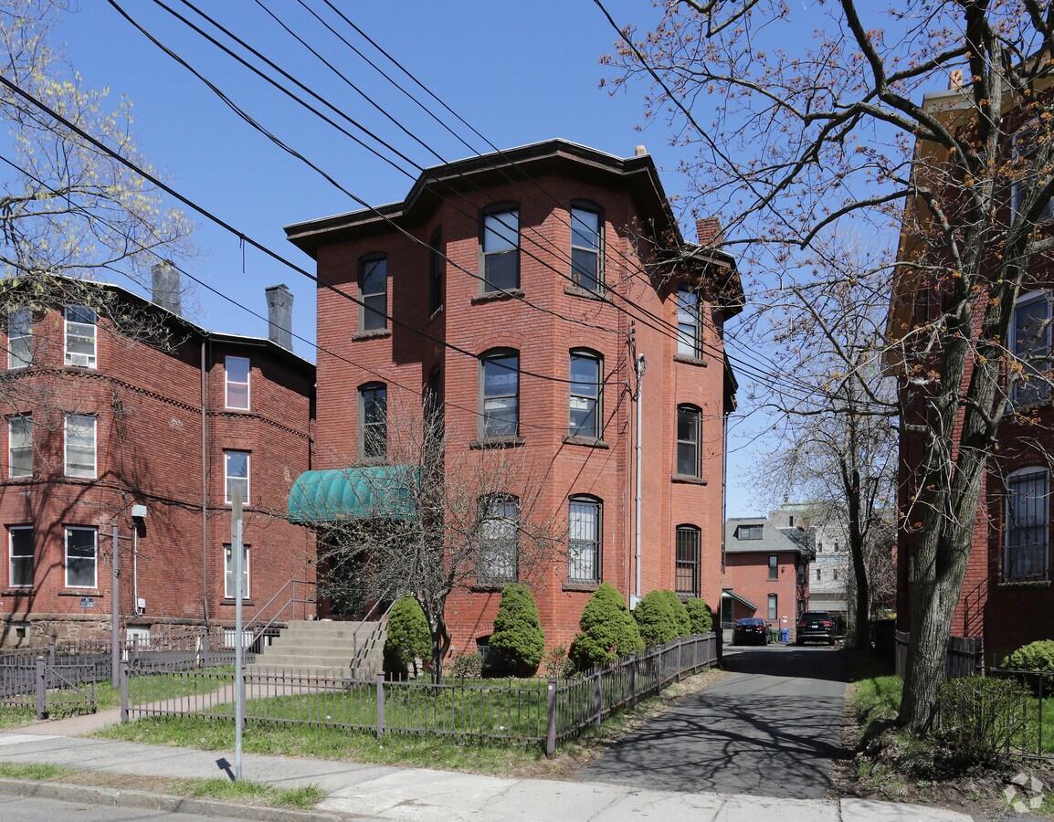 92 Hungerford St, Hartford, CT 06106 Property Record