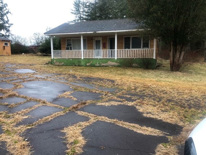 172 Airport Rd, Yulan, NY for sale - Building Photo - Image 3 of 5