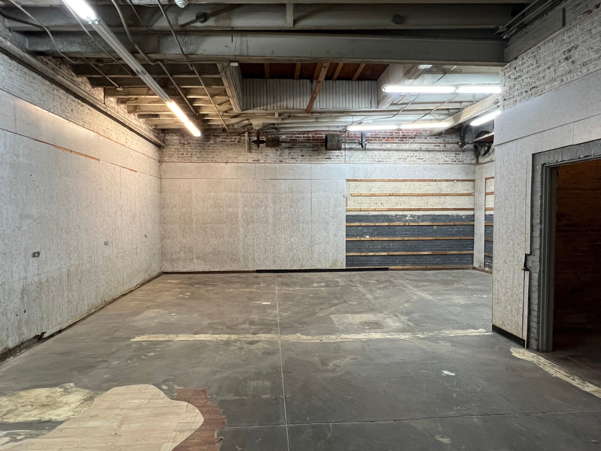 67 W Queen Ln, Philadelphia, PA for sale Interior Photo- Image 1 of 5