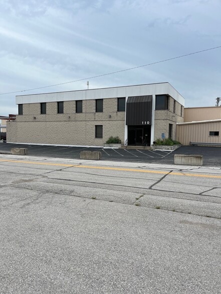 110 Ford Ln, Hazelwood, MO for lease - Building Photo - Image 2 of 7