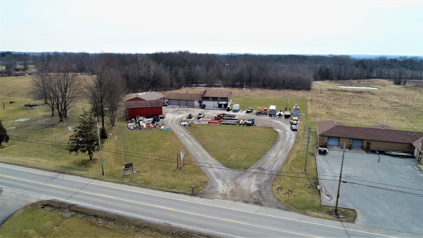 13432 Woodworth Rd, New Springfield, OH 44443