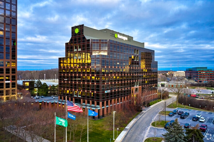 Two Towne Sq, Southfield, MI 48076 Two Towne Square