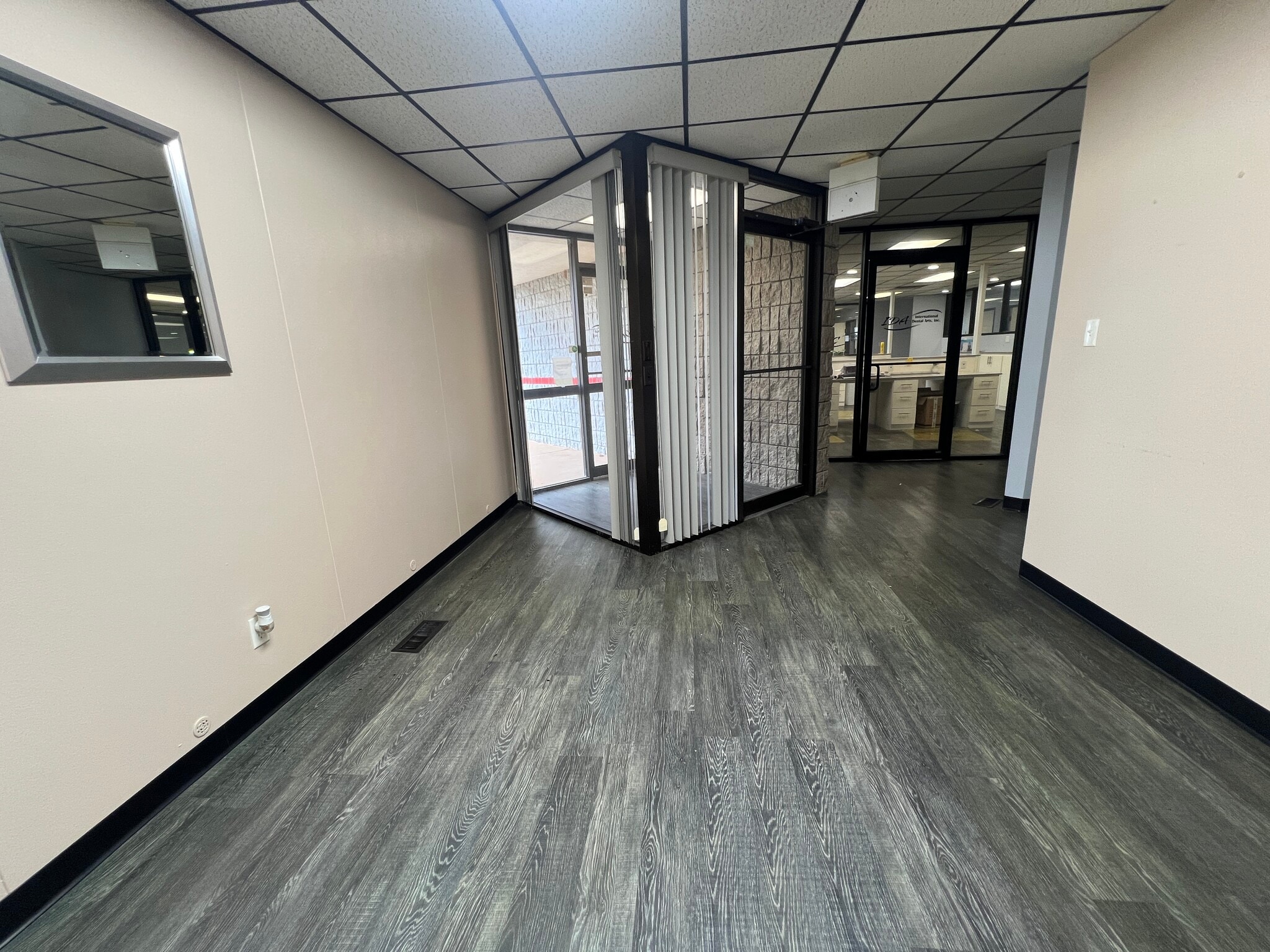 4900 N Lincoln Blvd, Oklahoma City, OK for lease Interior Photo- Image 1 of 10