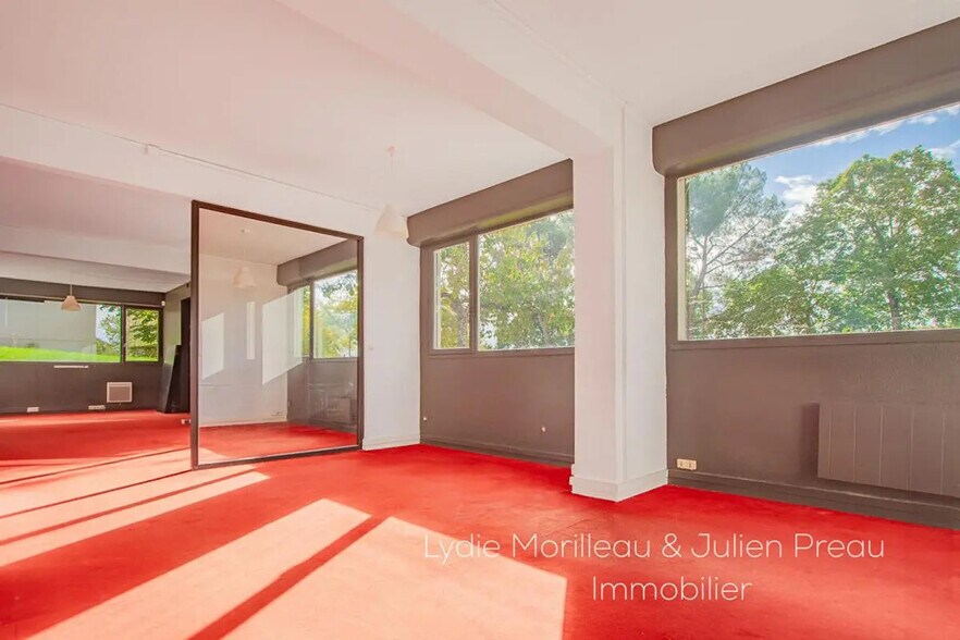 Flex in Nantes for sale - Building Photo - Image 2 of 8