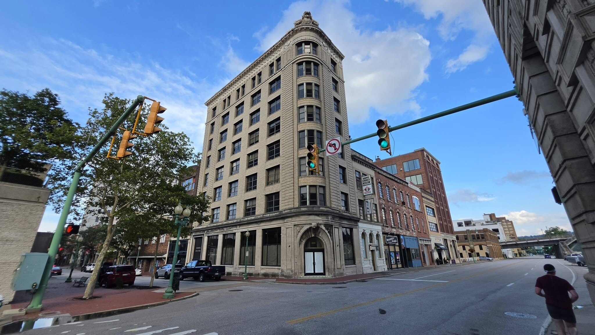 8 Capitol St, Charleston, WV for lease Building Photo- Image 1 of 23