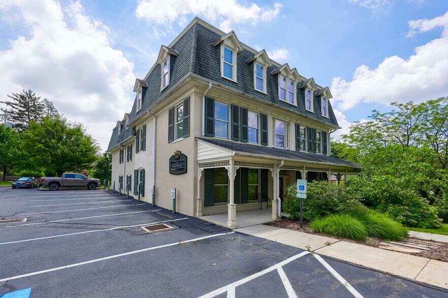 390 E Main St, Ephrata, PA for sale - Building Photo - Image 3 of 54