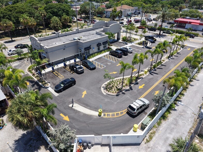 921 Palm Beach Lakes Blvd, West Palm Beach, FL for sale - Building Photo - Image 2 of 26