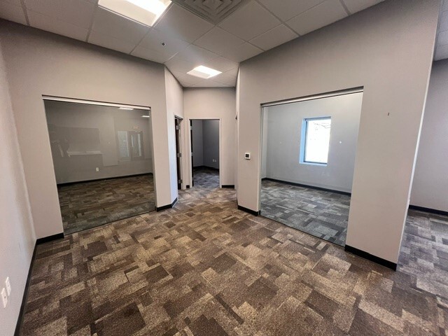 475 NW Old Highway 8, Saint Paul, MN for lease Interior Photo- Image 1 of 6