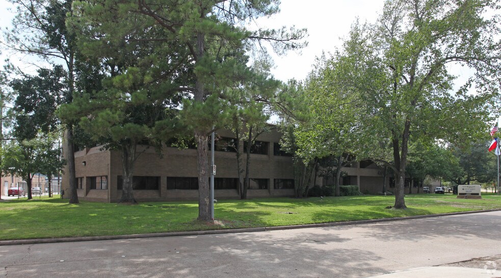4321 Directors Row, Houston, TX for sale - Building Photo - Image 1 of 1