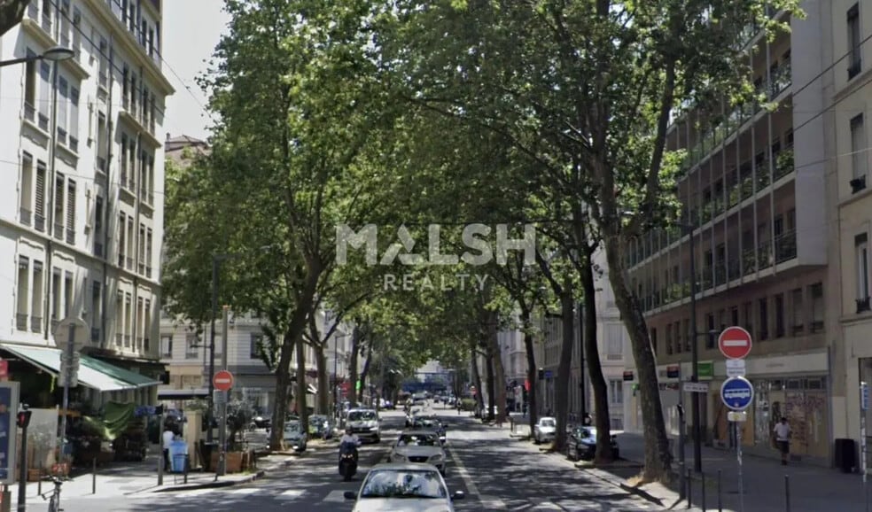 Retail in Lyon for lease - Building Photo - Image 3 of 3