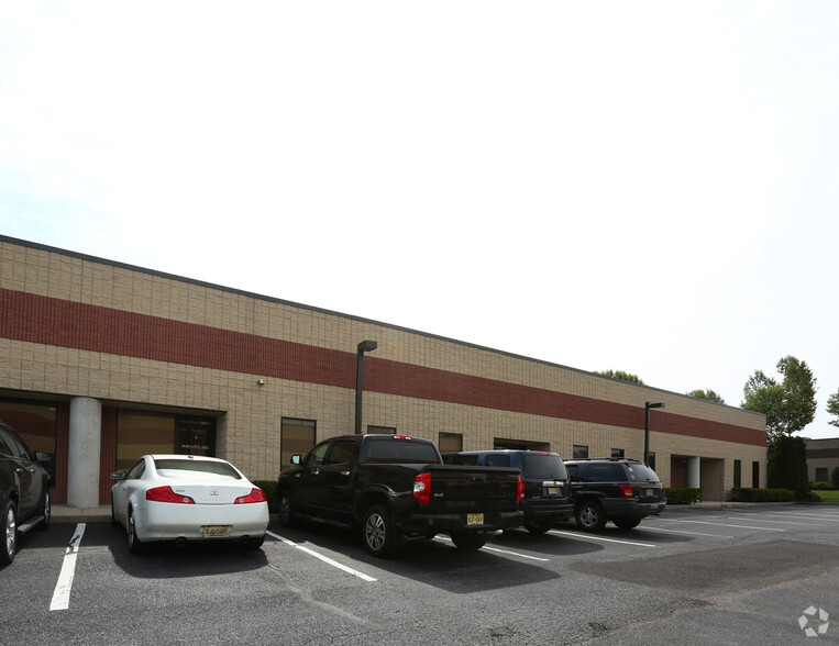 409 Bloomfield Dr, West Berlin, NJ for lease - Building Photo - Image 2 of 4