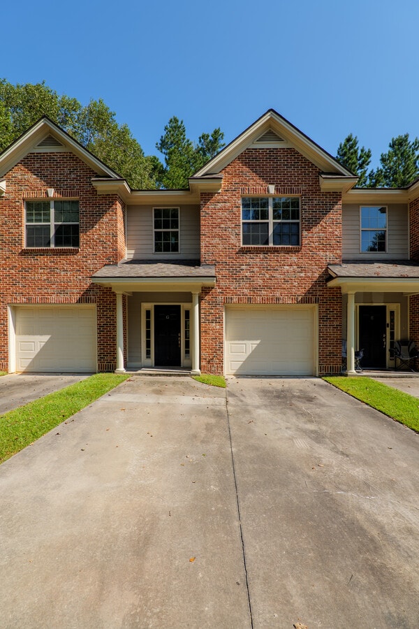 3400 N Barack Obama Blvd, Valdosta, GA 31602 - Unit 5 - - Interior Photo - Image 2 of 35