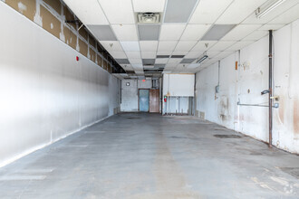 257-363 N Weber Rd, Bolingbrook, IL for lease Interior Photo- Image 2 of 3