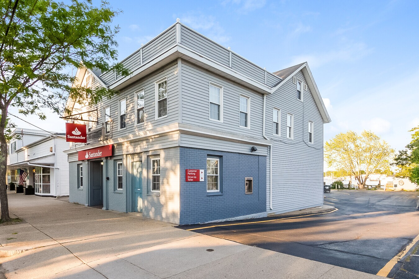 27 Brown St, North Kingstown, RI 02852