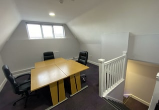 Horseshoe Hl, Waltham Abbey for lease Interior Photo- Image 1 of 4