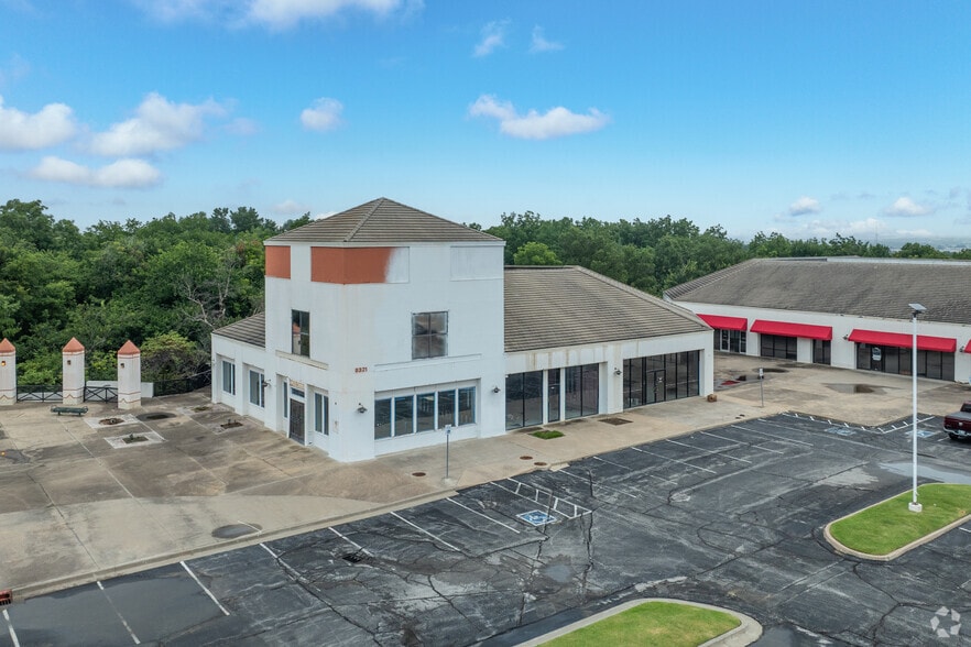 8321 E 61st St, Tulsa, OK for sale - Building Photo - Image 3 of 5