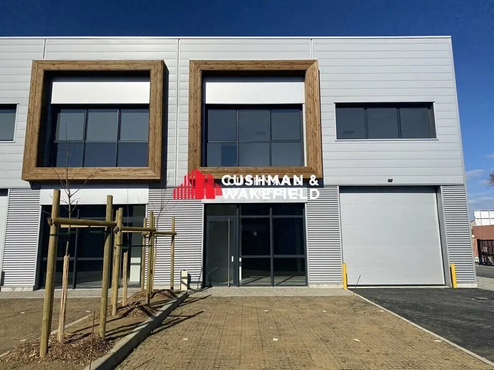 Flex in Toulouse for lease Building Photo- Image 1 of 7